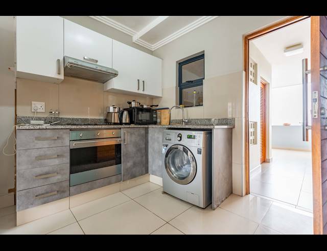 2 BEDROOM APARTMENT TO LET IN UMHLANGA RIDGE